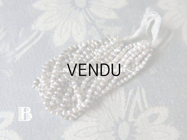 画像5: 1920年代 アンティーク 吹きガラス製 極小 ビーズ ライン入り シルバー  スフレビーズ 2×2.5mm   (5)