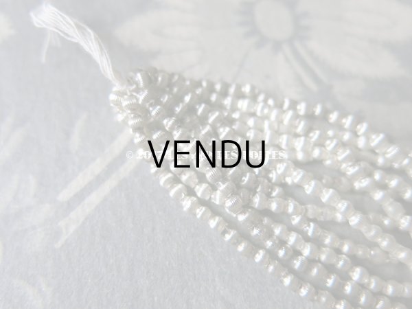 画像3: 1920年代 アンティーク 吹きガラス製 極小 ビーズ ライン入り シルバー  スフレビーズ 2×2.5mm   (3)