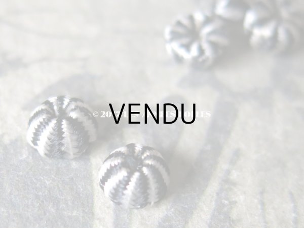 画像4: 19世紀 アンティーク ドール用　極小 シルク製 くるみボタン 5mm モノトーン 6ピース (4)