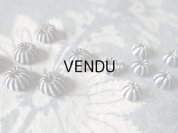 画像6: 19世紀 アンティーク ドール用　極小 シルク製 くるみボタン 5mm モノトーン 6ピース (6)