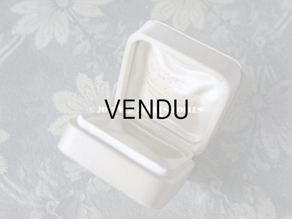 画像5: アンティーク ジュエリーボックス オフホワイトのシルクサテン (5)