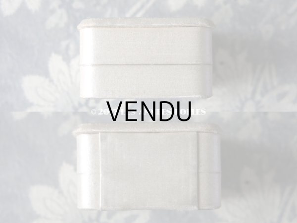 画像7: アンティーク ジュエリーボックス オフホワイトのシルクサテン (7)