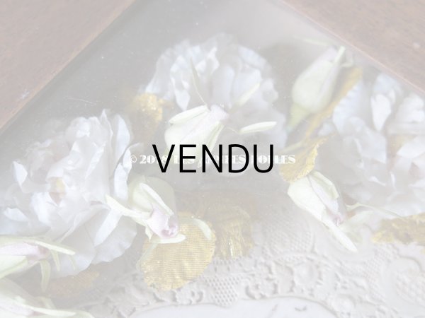 画像5: 1879年 アンティーク ガラスのフレーム入り コミュニオンの記念 淡いピンクの薔薇のヘッドリース　 (5)