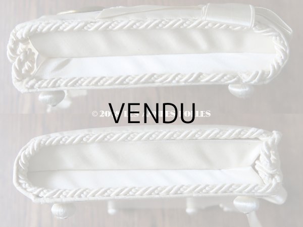 画像5: 1907年 アンティーク リボンで結ばれた ドラジェの特別なお菓子箱 脚付き バテム (5)