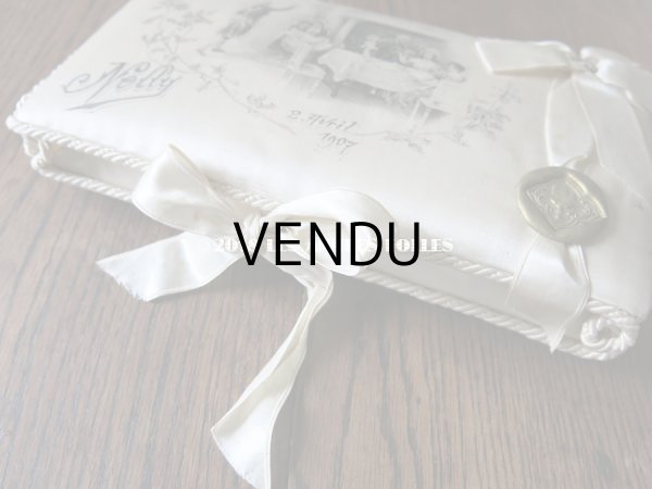 画像3: 1907年 アンティーク リボンで結ばれた ドラジェの特別なお菓子箱 脚付き バテム (3)