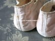 画像5: 1900年代 アンティーク ベビー用  淡いピンクの靴 手刺繍の花模様 (5)