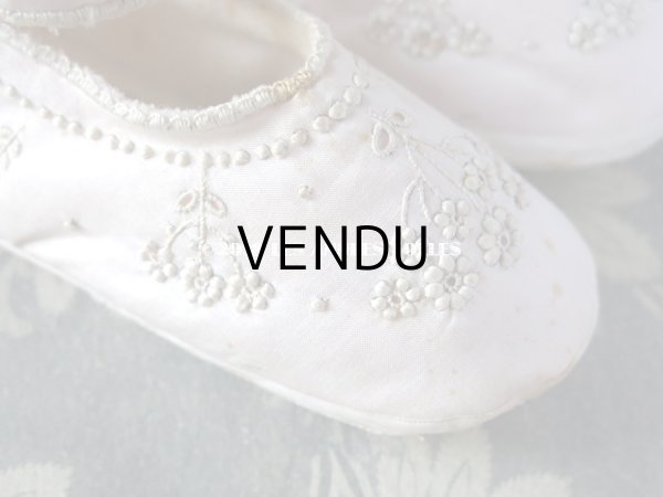 画像6: 1900年代 アンティーク ベビー用  淡いピンクの靴 手刺繍の花模様 (6)