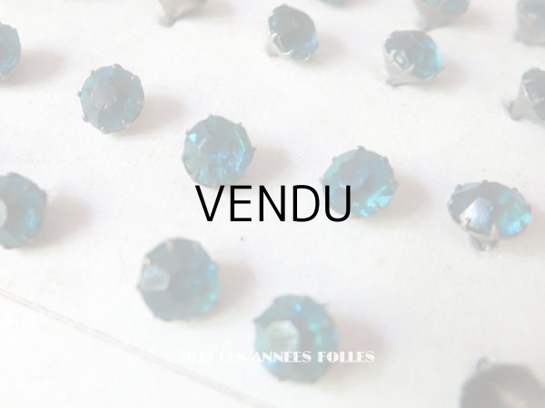 画像6: 19世紀末 アンティーク 極小 ガラスボタン グリーンブルー 7mm  24ピース (6)