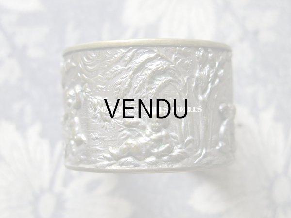 画像14: 19世紀末 アンティーク  ナプキンリング 2点のセット 天使と薔薇のガーランド  (14)