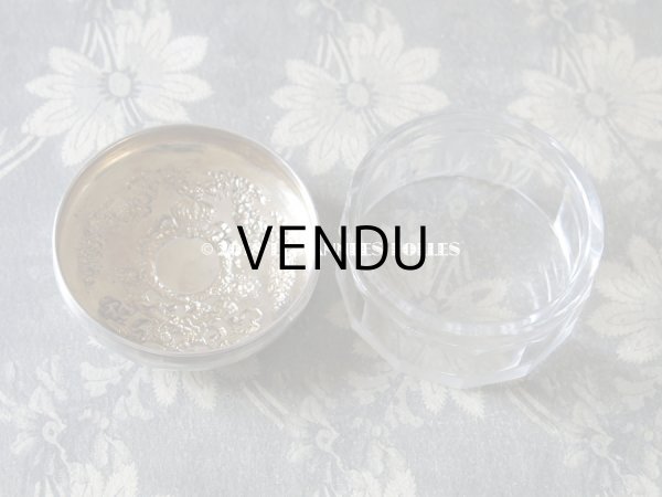 画像9: 1900年代　アンティーク シルバー製 パウダーケース 王冠 ＆ リボンのガーランド & モノグラム (9)