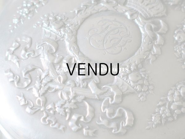 画像5: 1900年代　アンティーク シルバー製 パウダーケース 王冠 ＆ リボンのガーランド & モノグラム (5)