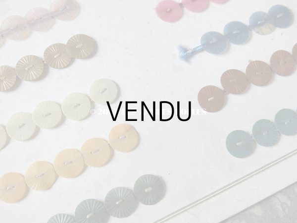 画像8: 1920年代 アンティーク  サンプラー ソレイユ スパンコール ゼラチン製 22色 (8)