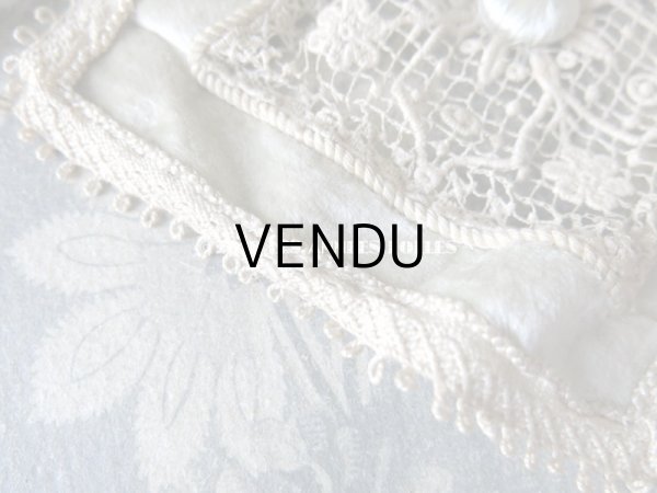 画像5: 19世紀末 アンティーク タッセル付 レース＆パールグリーンのベルベットのベルト (5)