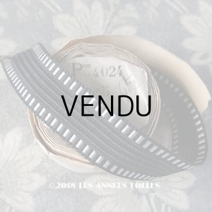 画像: アンティーク モノトーンのリボン 白のリボン通し 1.73m