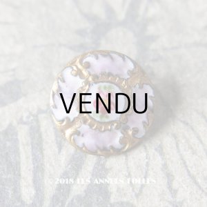 画像: アンティーク エナメル ボタン 薔薇 ハンドペイント 薄紫 & ゴールドレリーフ 13mm