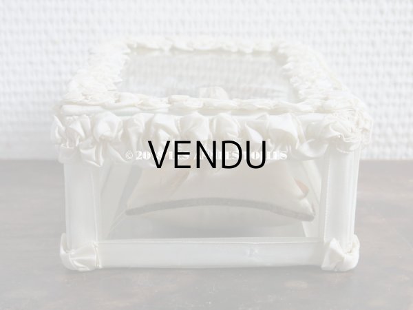 画像8: 19世紀末 アンティーク イエスキリストのルリケール ガラスケース 聖遺物 オフホワイトのリボンワーク  (8)