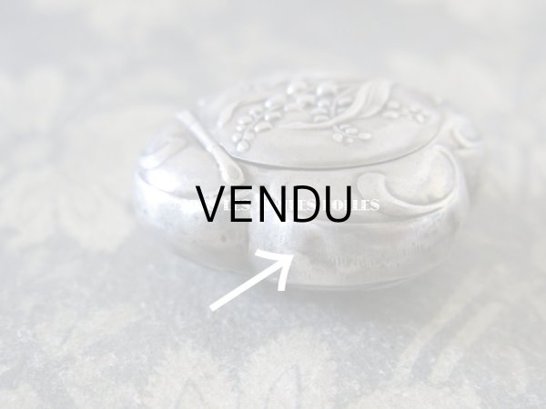 画像7: アンティーク シルバー製 鈴蘭のパウダーケース   (7)