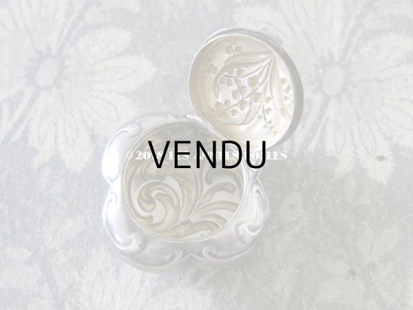 画像8: アンティーク シルバー製 鈴蘭のパウダーケース   (8)