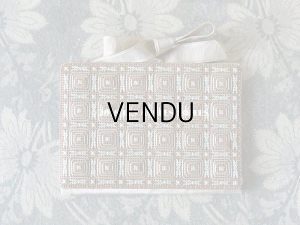 画像3:  アンティーク  ニードルケース  淡いブルーグリーン AMITIE (3)