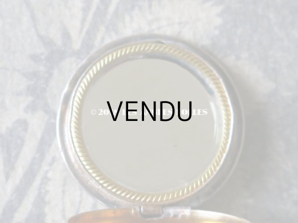 画像4: アンティーク シャトレーヌ シルバー製　菫の小さなパウダーケース (4)