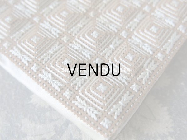 画像7:  アンティーク  ニードルケース  淡いブルーグリーン AMITIE (7)