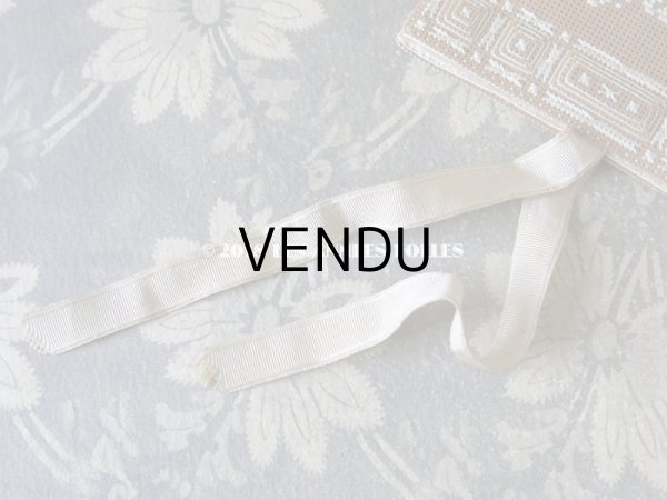 画像8:  アンティーク  ニードルケース  淡いブルーグリーン AMITIE (8)