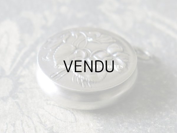 画像5: アンティーク シャトレーヌ シルバー製　菫の小さなパウダーケース (5)