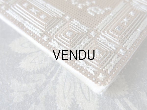 画像5:  アンティーク  ニードルケース  淡いブルーグリーン AMITIE (5)