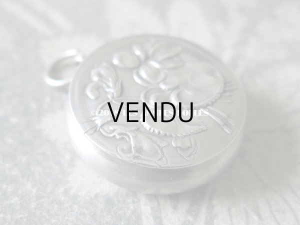 画像6: アンティーク シャトレーヌ シルバー製　菫の小さなパウダーケース (6)