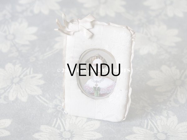 画像3: 19世紀 アンティーク 貴婦人の肖像画 リボン付 とても小さなフォトフレーム (3)