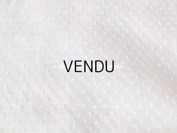 画像3: 1930年代 アンティーク  小さなドット刺繍入り ベビーピンクのコットン製ファブリック 99×75cm (3)