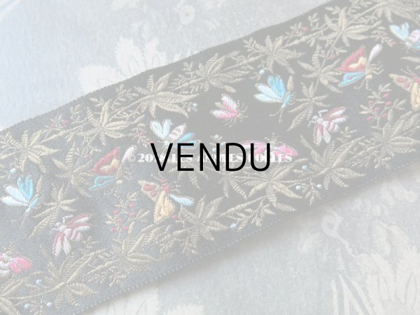 画像2: 19世紀末 アンティーク シルク製 ジャガード織 リボン 昆虫＆リーフ柄 115cm  (2)