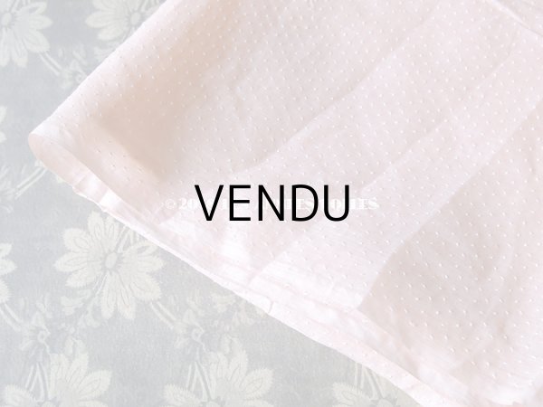 画像5: 1930年代 アンティーク  小さなドット刺繍入り ベビーピンクのコットン製ファブリック 99×75cm (5)