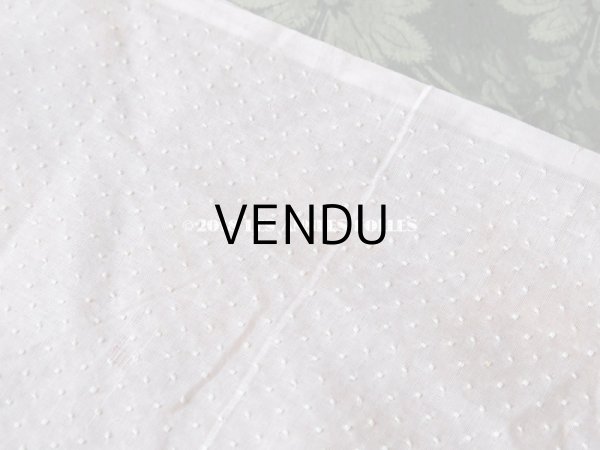 画像4: 1930年代 アンティーク  小さなドット刺繍入り ベビーピンクのコットン製ファブリック 99×75cm (4)