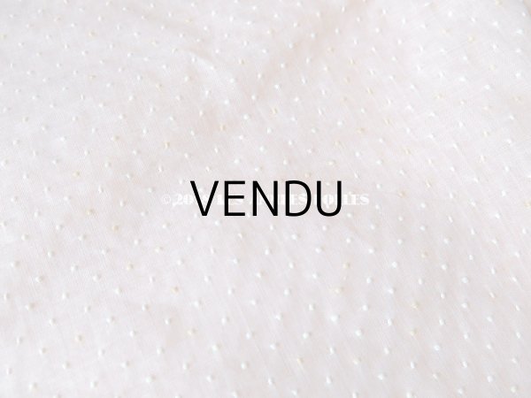 画像7: 1930年代 アンティーク  小さなドット刺繍入り ベビーピンクのコットン製ファブリック 99×75cm (7)