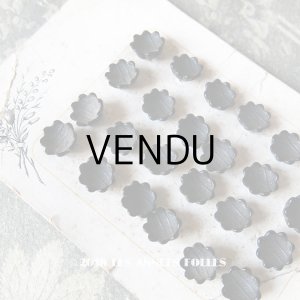 画像: 19世紀末 アンティーク 花型 ガラスボタン 13mm 