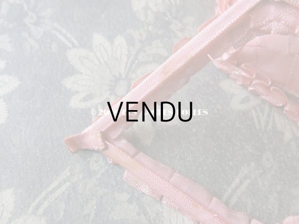 画像5: アンティーク ジュエリーボックス リボンワーク ピンクのクッション (5)