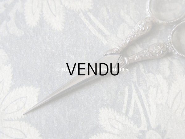 画像16: 1900年代 アンティーク シルバー製 菫のソーイングセット 裁縫道具 (16)