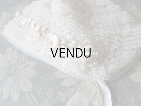 画像3: 1900年代 アンティーク ベビー用 レースのボネ オフホワイトの薔薇 ロココモチーフ ナイトキャップ (3)