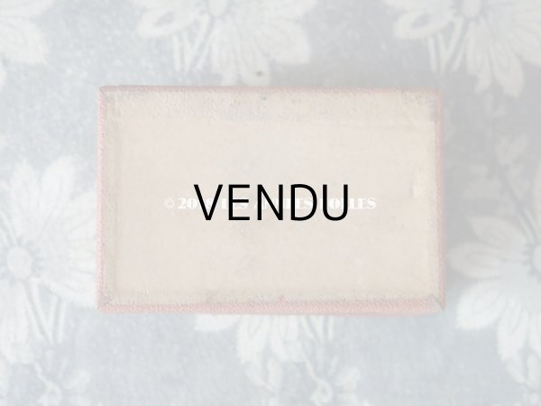 画像4: 19世紀 アンティーク 硝子の蓋の紙箱 ラベル付 ビーズ＆ラインストーン (4)