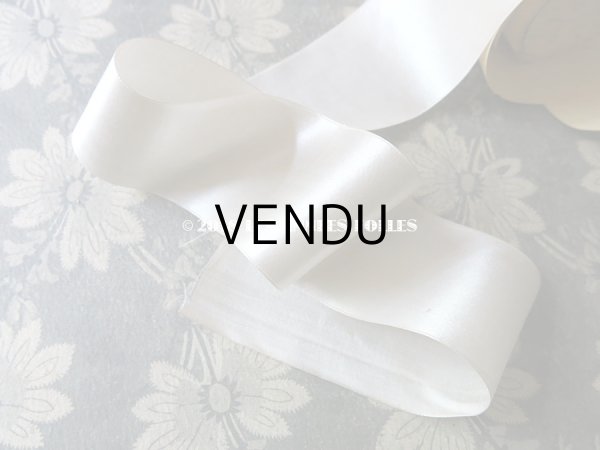 画像3: 1920年代 アンティーク シルク製 サテンリボン オフホワイト  2.8m 5.5cm幅 - SAMARITAINE - (3)