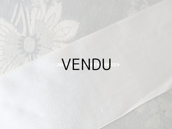 画像7: 1920年代 アンティーク シルク製 サテンリボン オフホワイト  2.8m 5.5cm幅 - SAMARITAINE - (7)