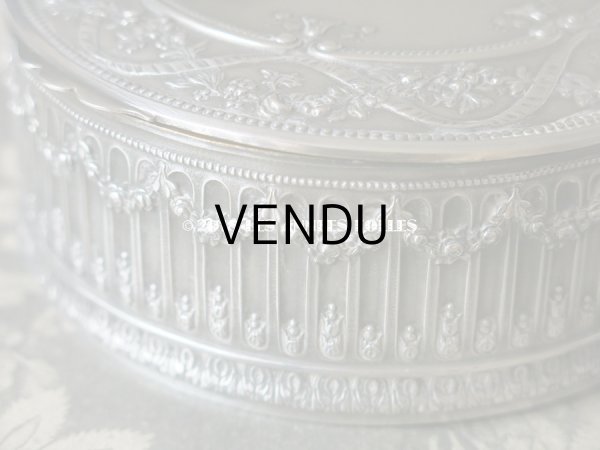 画像10: 1900年頃　アンティーク 大きなパウダーケース  薔薇＆リボンのガーランド  (10)