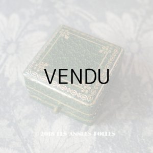 画像: アンティーク とても小さなジュエリーボックス  金彩入り グリーン