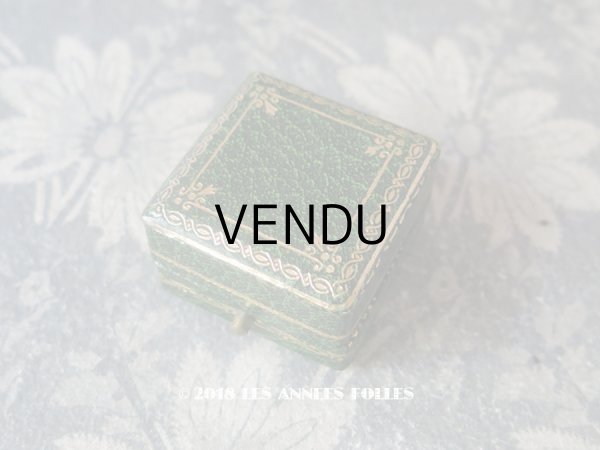 画像1: アンティーク とても小さなジュエリーボックス  金彩入り グリーン (1)