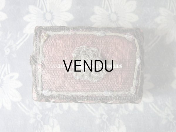 画像3: 19世紀末 アンティーク　ロココトリム＆金糸のトリム お菓子箱　シルク製 (3)