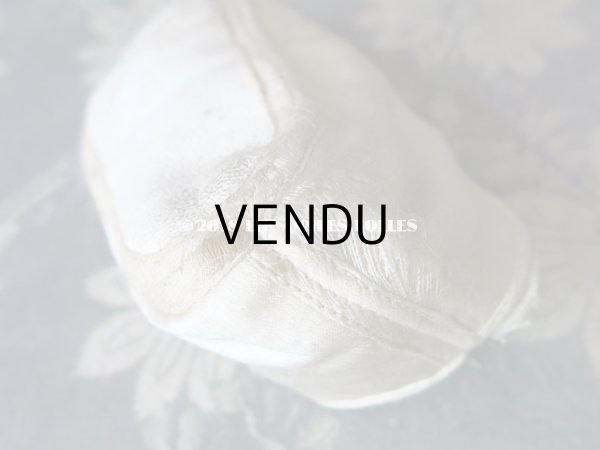 画像5: 1900年代 アンティーク ベビー用  手刺繍の花とリボンのガーランド オフホワイトのシルクサテン (5)