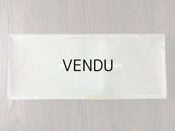 画像10: 19世紀末 アンティーク 硝子の蓋の紙箱入り コミュニオンのヘッドリース & オモニエール & ロザリオ (10)