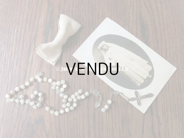 画像4: 19世紀末 アンティーク 硝子の蓋の紙箱入り コミュニオンのヘッドリース & オモニエール & ロザリオ (4)