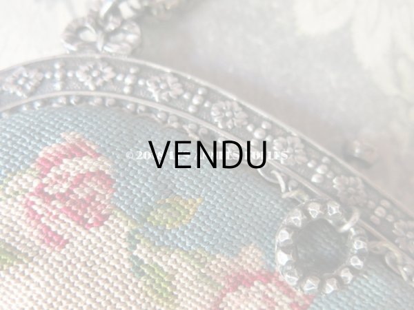 画像9: 19世紀末 アンティーク  オモニエール 薔薇模様 ニードルポイント シルバー製のフレーム (9)